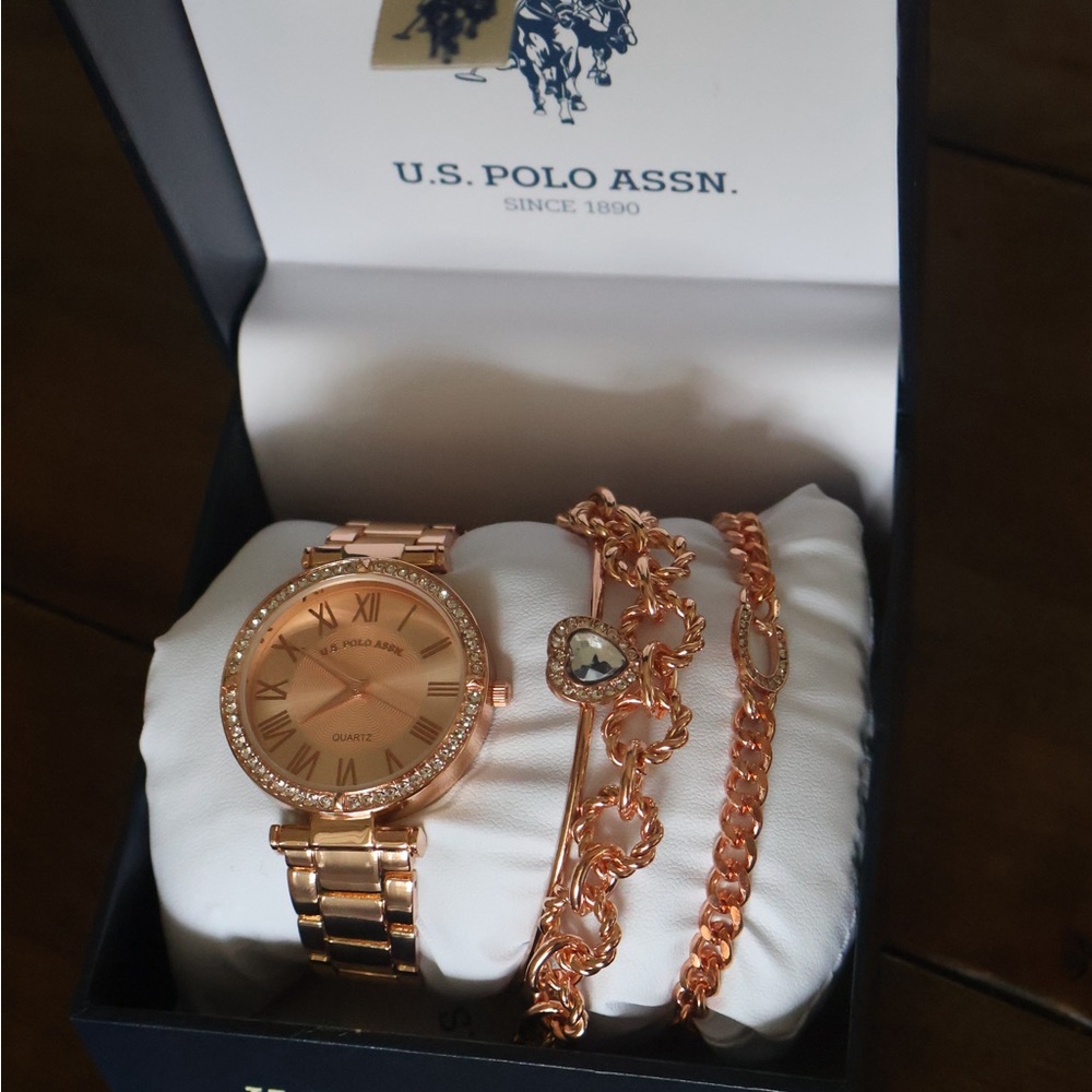 ✨U.S. Polo Assn. Women's Rose Gold Watch with Bracelets✨